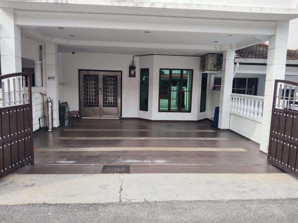 2 Storey 5Br 16Pax Semabok Taman Cheng Ho, 3 By Myplace Melaka Zewnętrze zdjęcie